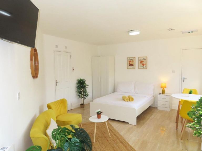 En - Suite Rooms In Birmingham / Solihull