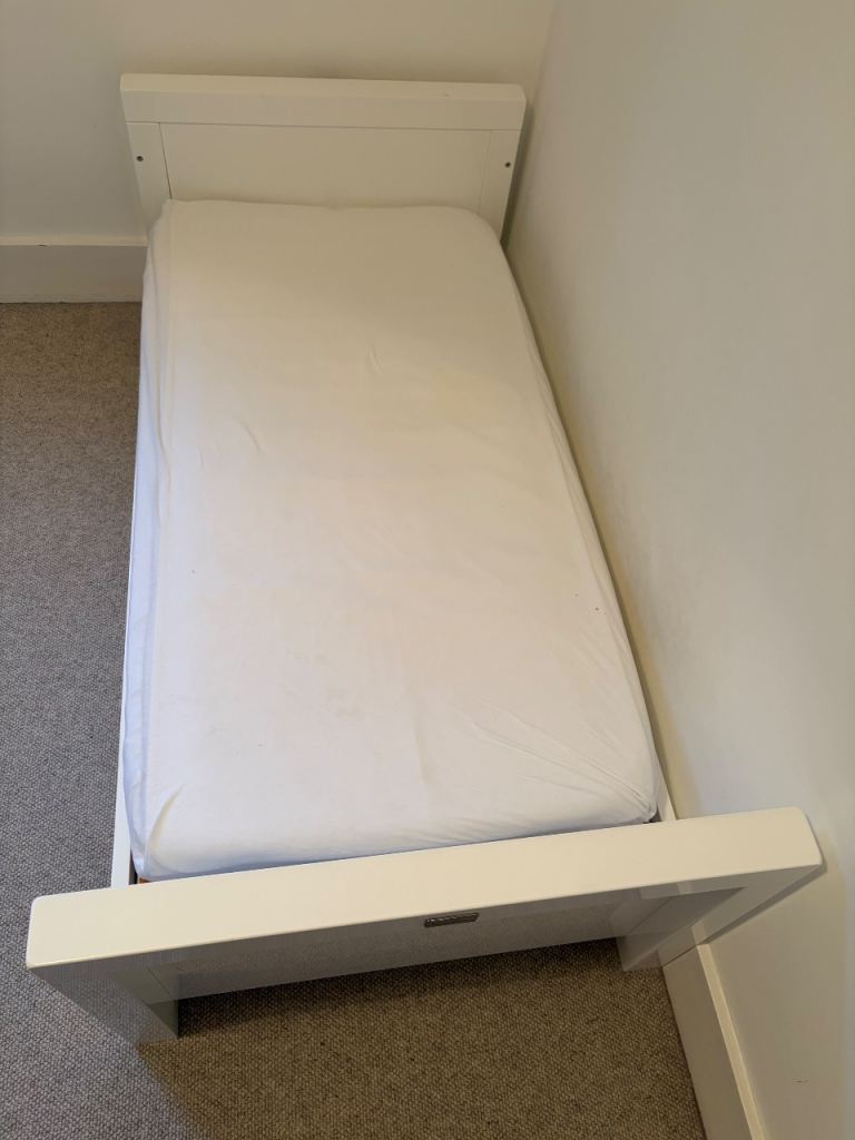 Silver Cross white cot bed ‘Notting Hill’