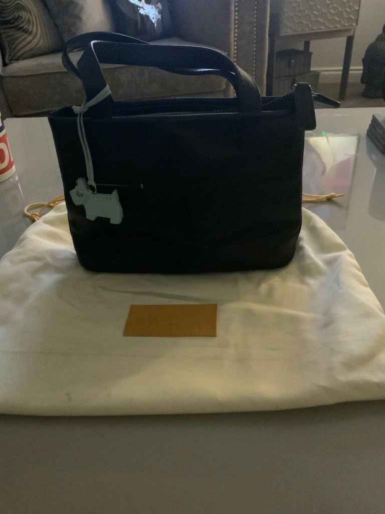 Gorgeous little hand bag