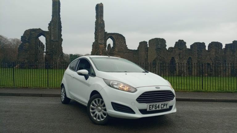 2014 Ford Fiesta 1.25 82 Style 3dr *MARCH 27 MOT* HATCHBACK Petrol Manual