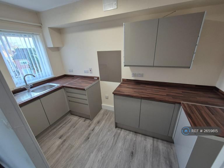 1 bedroom flat in County Road, Ormskirk, L39 (1 bed) (#2659815)