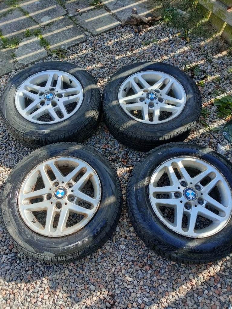 4x BMW 3 Series 15" Alloy Wheels with Winter tyres 