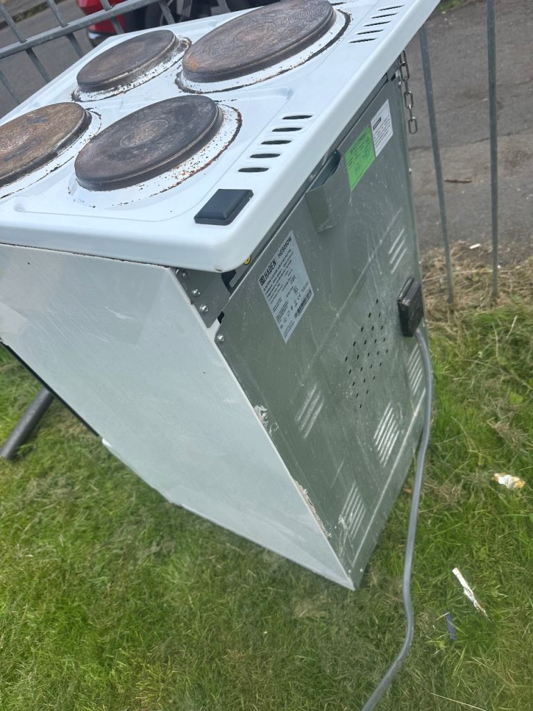 FREE Haden Freestanding Electric Cooker – White, Fair Condition