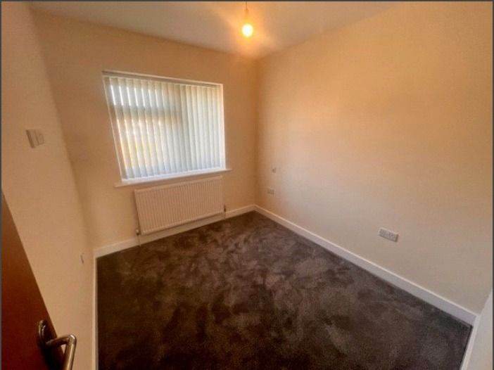 Room to let urgently 