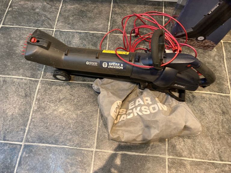 Garden Leaf blower and vacuum  