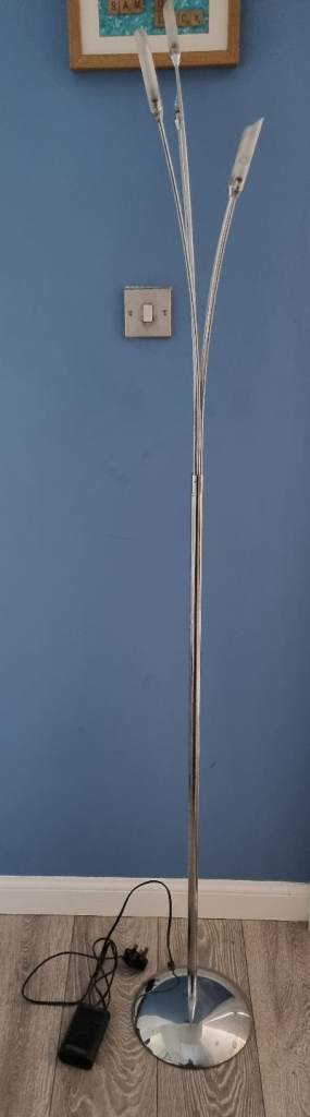 Polished chrome free standing living room lounge lamp with dimmer switch