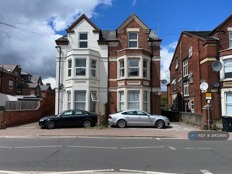 2 bedroom flat in Beeston, Nottingham, NG9 (2 bed) (#2902690)