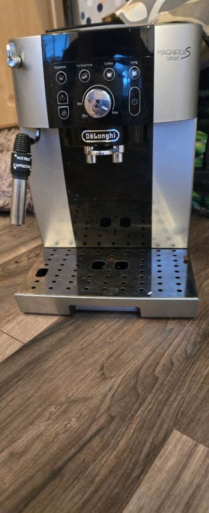 Delongi magnifica S bean to cup machine 