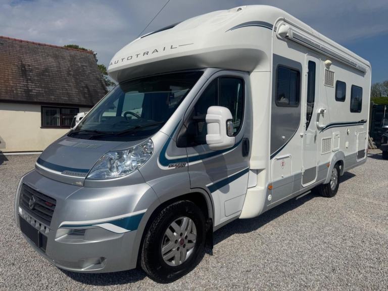 Auto-trail Savannah Fixed Single Beds - Automatic - Low Miles