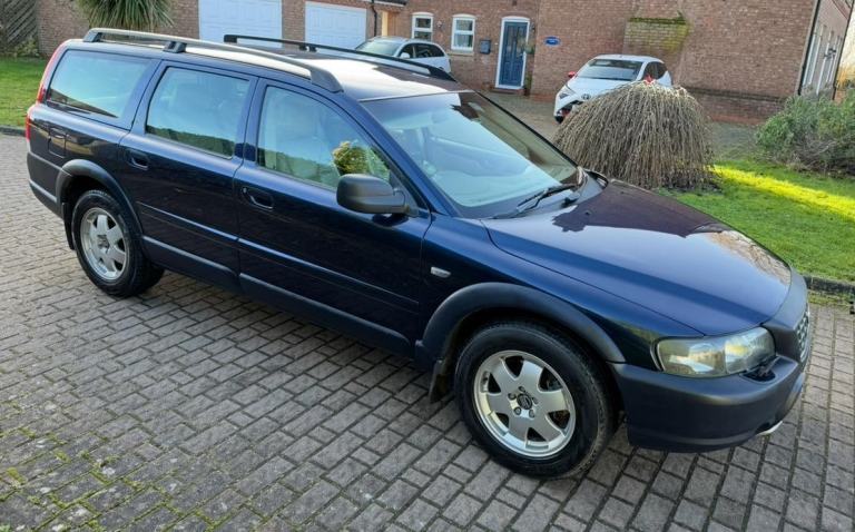 2003 VOLVO XC70 2.4 D5 SE CROSS COUNTRY AUTO LONG MOT GREAT S/HISTORY LOVELY CAR