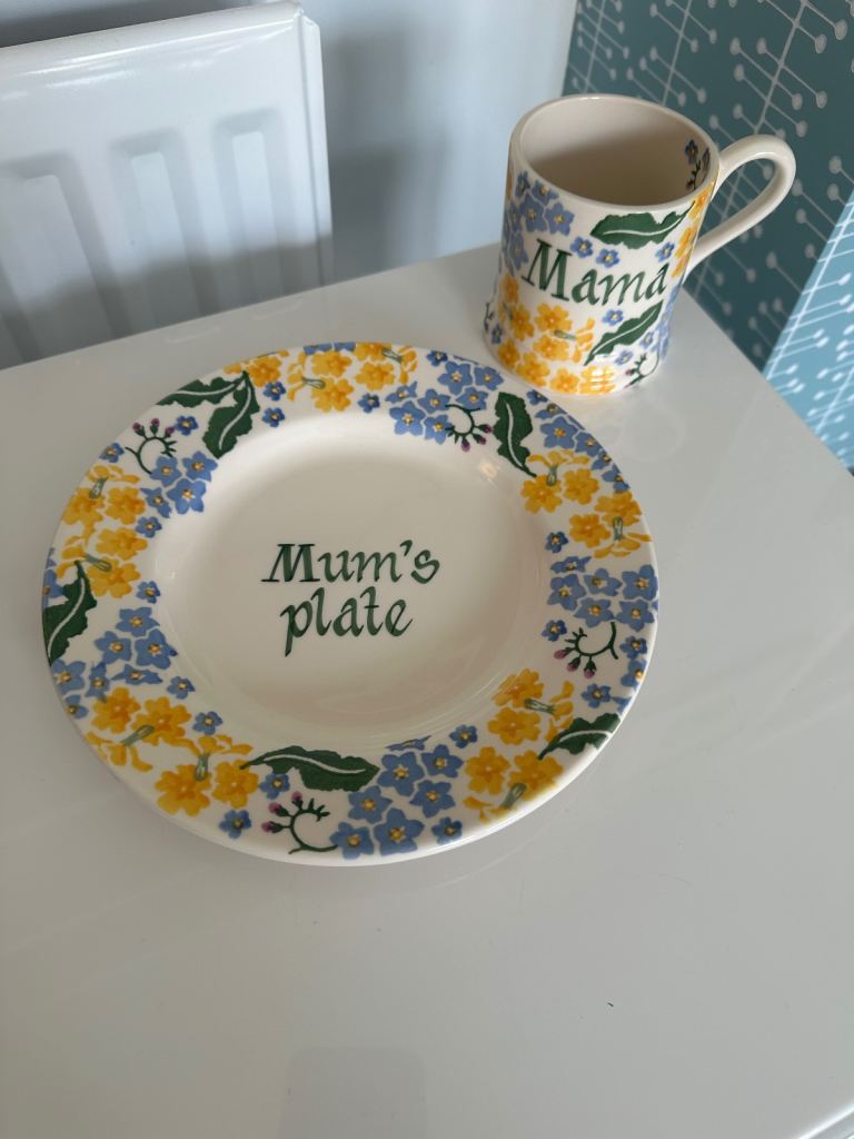 Cheerful EMMA BRIDGEWATER Forget Me Not And Primrose 1/2 Pint Mug And Side Plate