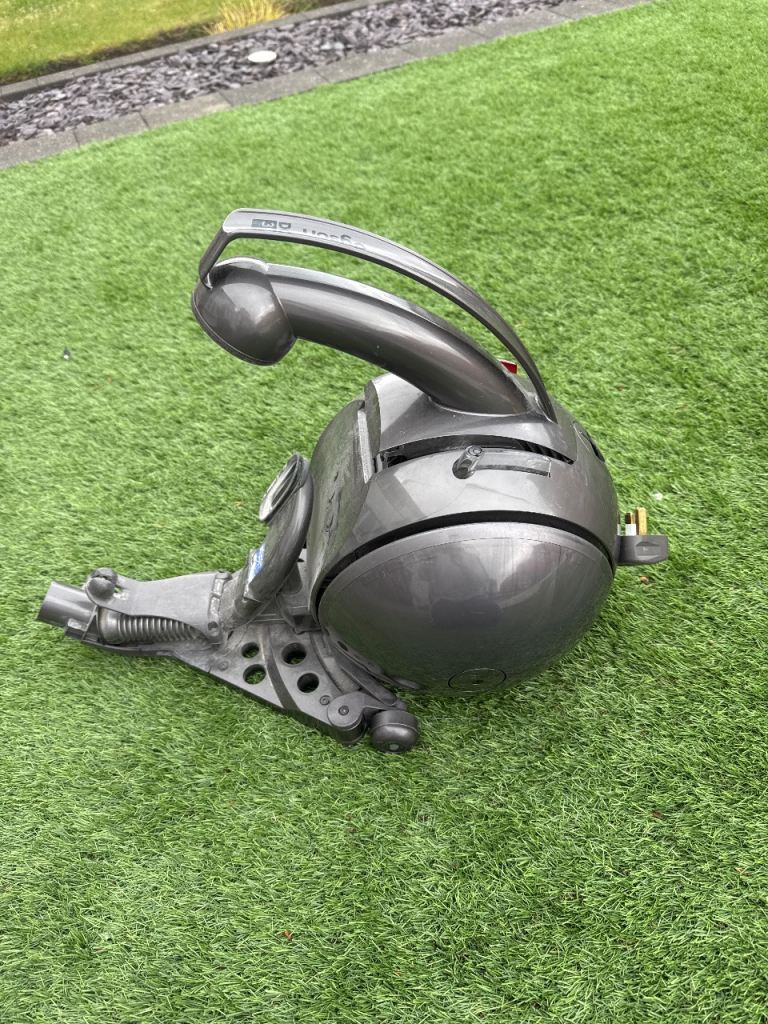 Dyson DC 39 main body