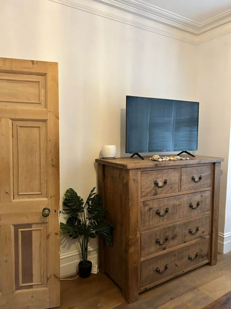 Two bedroom flat Clearence.