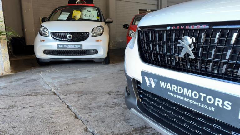 PEUGEOT 2008 1.2 PureTech GT Line White 5dr PANROOF+SATNAV+CRUISE+DAB 2017