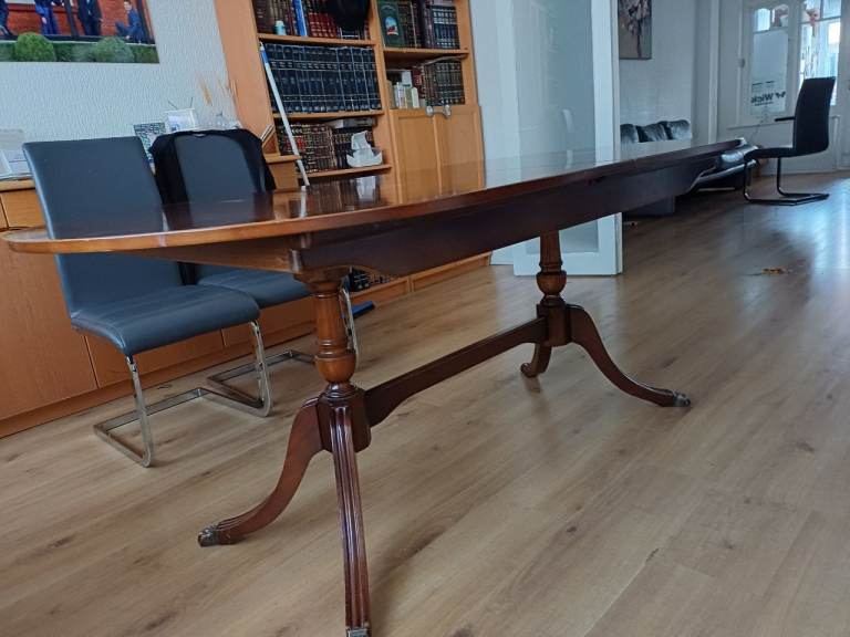 FREE Extendable Dining table