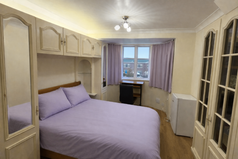 Double room to rent in Hatton Cross