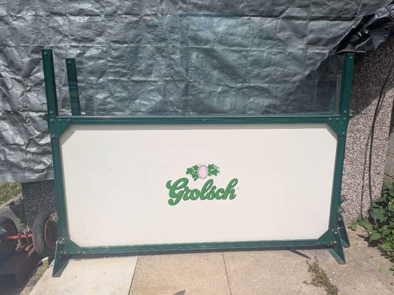 Grolsch pub wall dividers