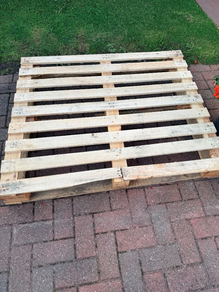 Wooden Pallets – Good Condition, Ready for Use