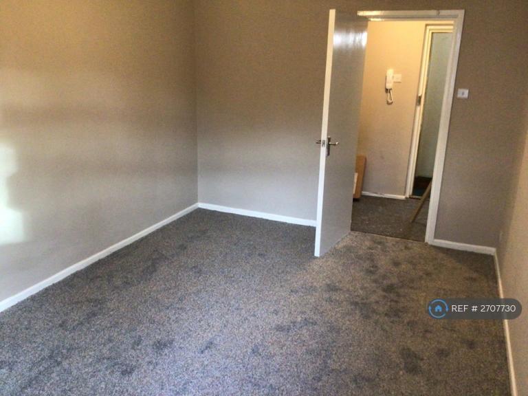 1 bedroom flat in Limefield Court, Salford, M7 (1 bed) (#2707730)