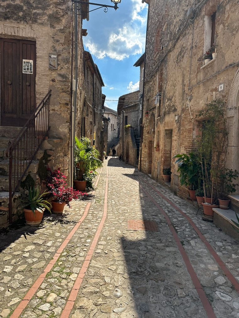 Spread the balance over 5 years - Residence in Umbria, Italy - International