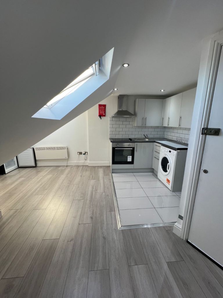 1 bedroom flat Eastern Avenue IG2 7SD