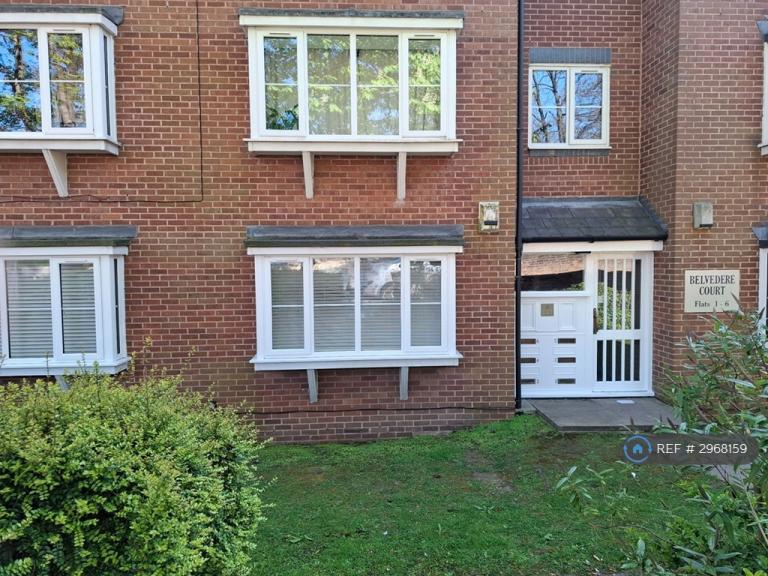 2 bedroom flat in Belvedere Court, Leeds, LS7 (2 bed) (#2968159)