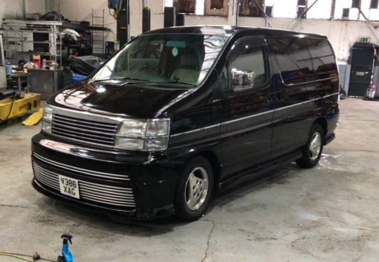 Nissan Elgrand day camper 