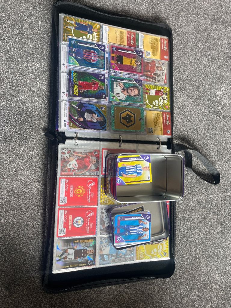 Topps Football Cards Collection in Binder, Premier 2026