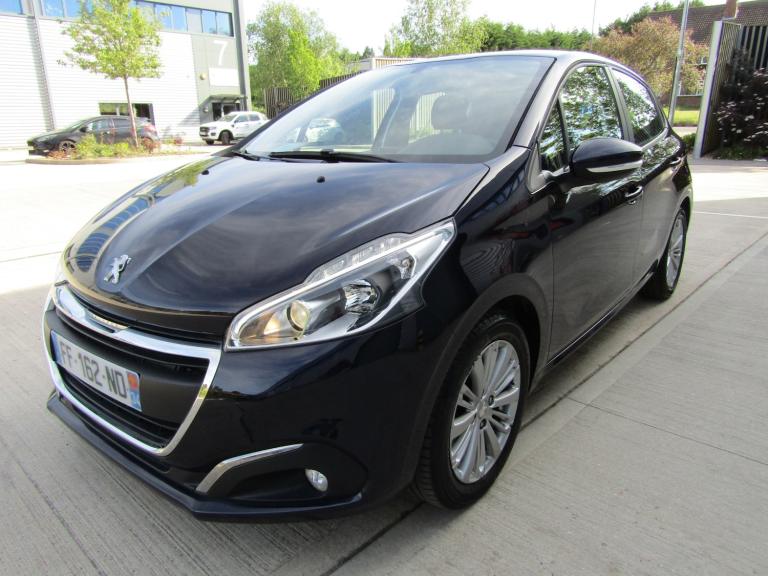 2018 Peugeot 208 1.2 PURE TECH ALLURE EURO 6 (s/s) 5DR PETROL MANUAL LHD Hatchback Petrol Manual
