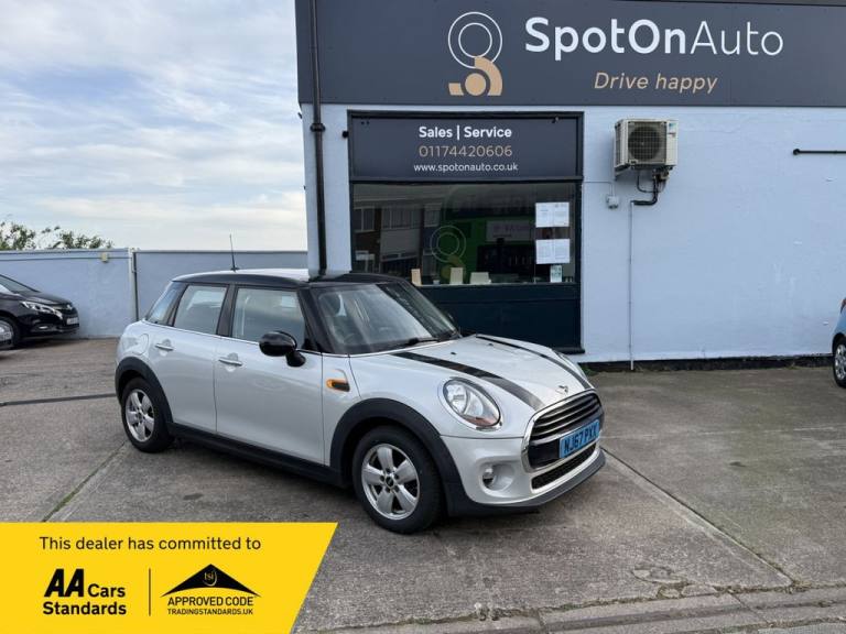 2017 MINI Hatch 1.5 Cooper Auto Euro 6 (s/s) 5dr Hatchback Petrol Automatic