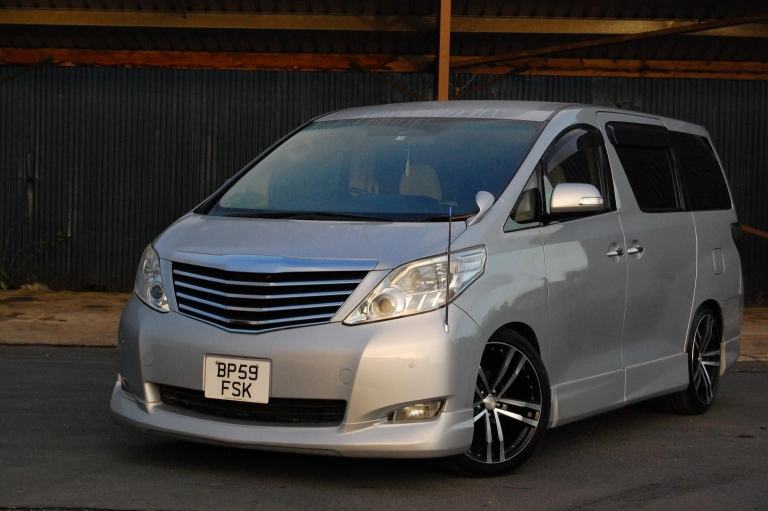 TOYOTA ALPHARD 240X Silver Auto Petrol 2009