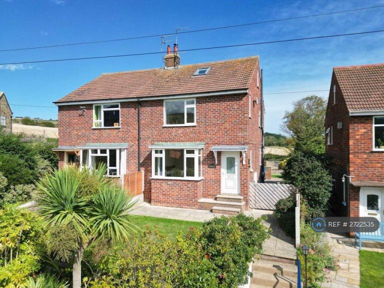 3 bedroom house in Old Church Lane, Fylingthorpe, Whitby, YO22 (3 bed) (#2722535)