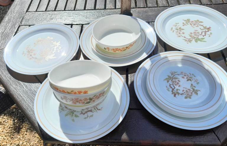 Vintage Pyrex Cherry Blossom Lisa