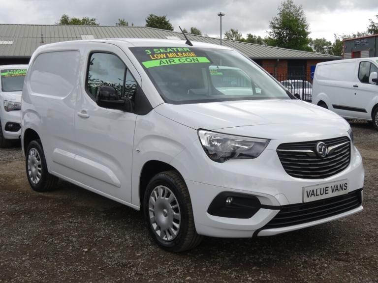 2023 (23) VAUXHALL COMBO CARGO PRO L1 H1 (SWB) 1.5 2300 **ONLY 34,000 MILES**