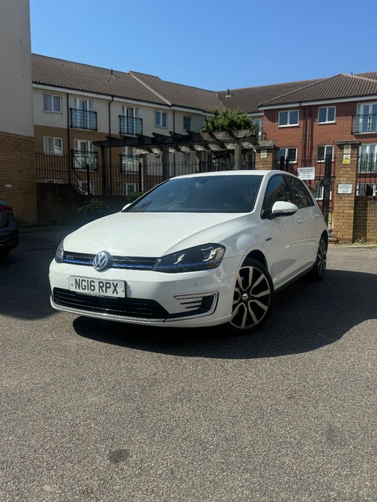 Volkswagen, GOLF, Hatchback, 2016, Semi-Auto, 1395 (cc), 5 doors