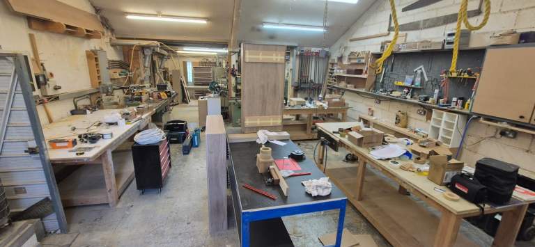Joinery Workshop to rent (Fully equipped)