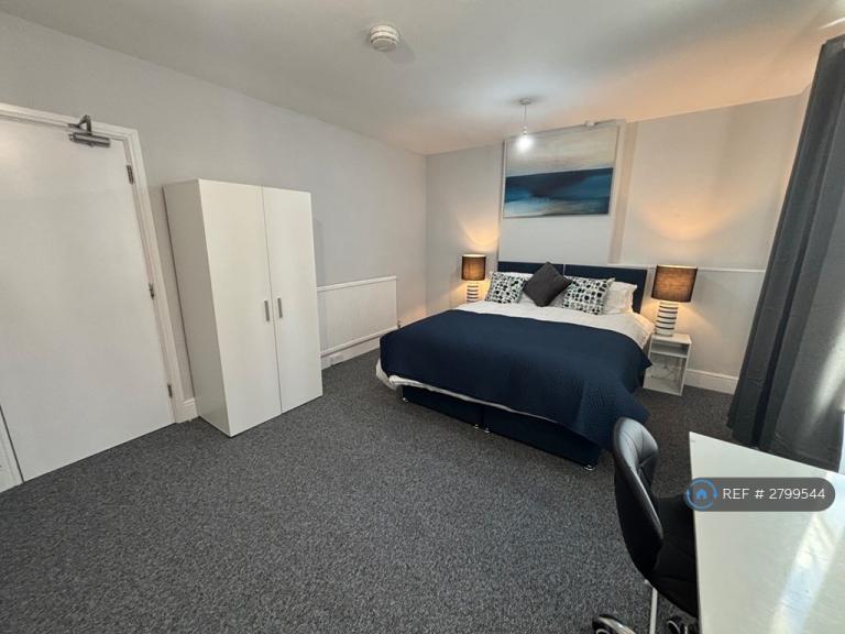 1 bedroom in Whitworth Road, Swindon, SN25 (#2799544)