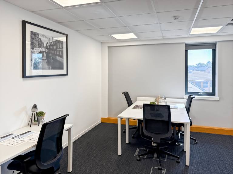 Cambridge - CB24 9AD \ Find Office Space with 5 Desks