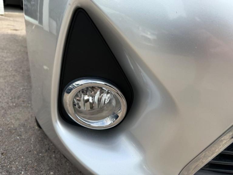  Toyota Yaris 1.33 VVT-i Icon 5dr - FTSH - AIR CON -ALLOYS - REAR CAMERA