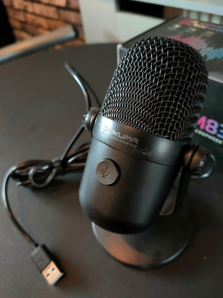 Gaming Microphone with Noise Cancellation & Mute