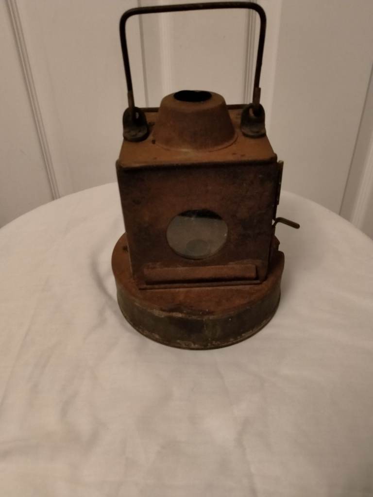 Vintage GWR / GWP marked  READE Railway lantern / lamp