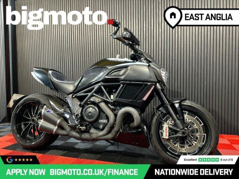 2015 55 DUCATI DIAVEL 5 STAMPS IN THE BOOK PLUS ADDITIONAL 3 SERVICES WITH RECEI