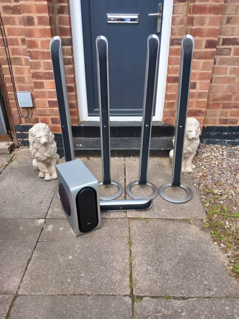 Surround sound speakers