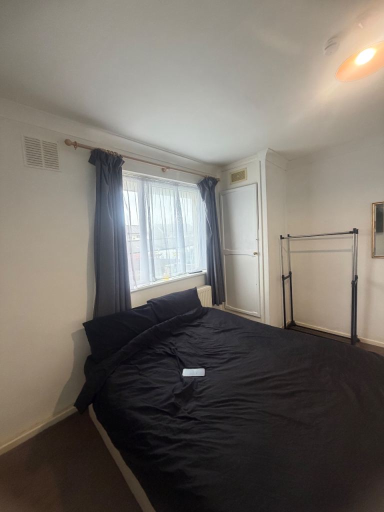 Large Furnished Double Room