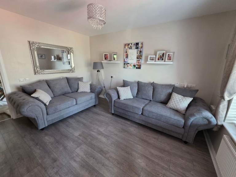 Luxury New Stunning Cream Velvet 3+2 Seater Sofa – 