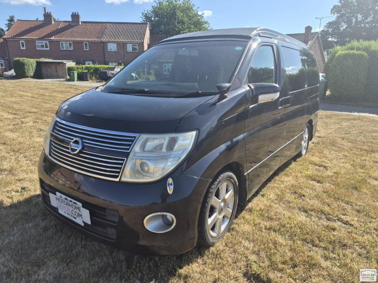 Nissan Elgrand, 2008, 2.5 petrol, aotomatic,4 berth, pop top