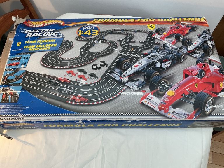 Hot wheels formula pro challenge electric racing track