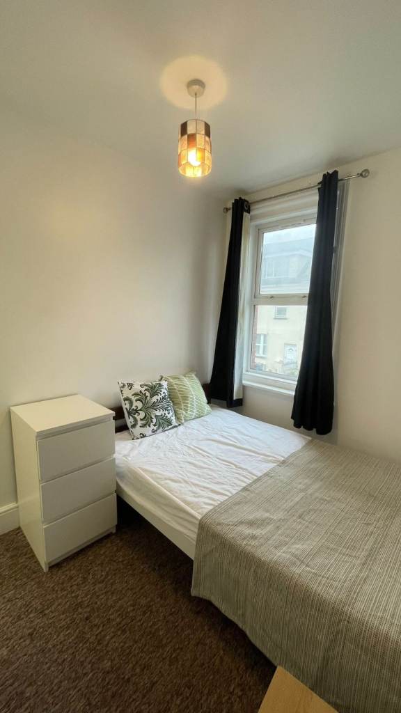 Bright, cozy double room in a shared house