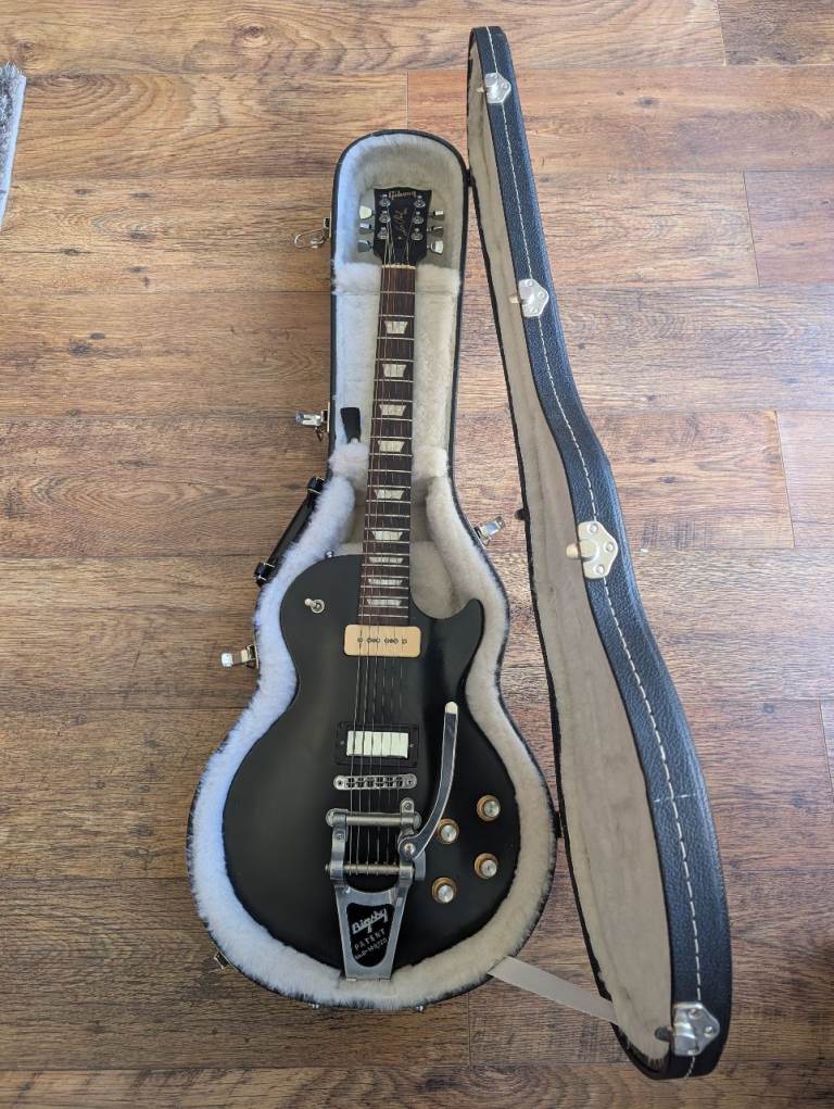 Gibson Les Paul Studio 2016 USA – Bigsby Tremolo – P90/Humbucker – Black – Gibson Hardcase