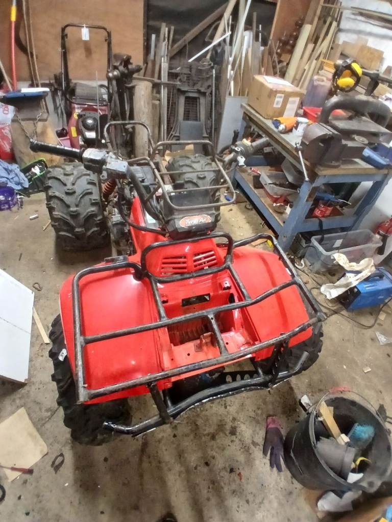 Suzuki lt250 kingquad for parts or repair 